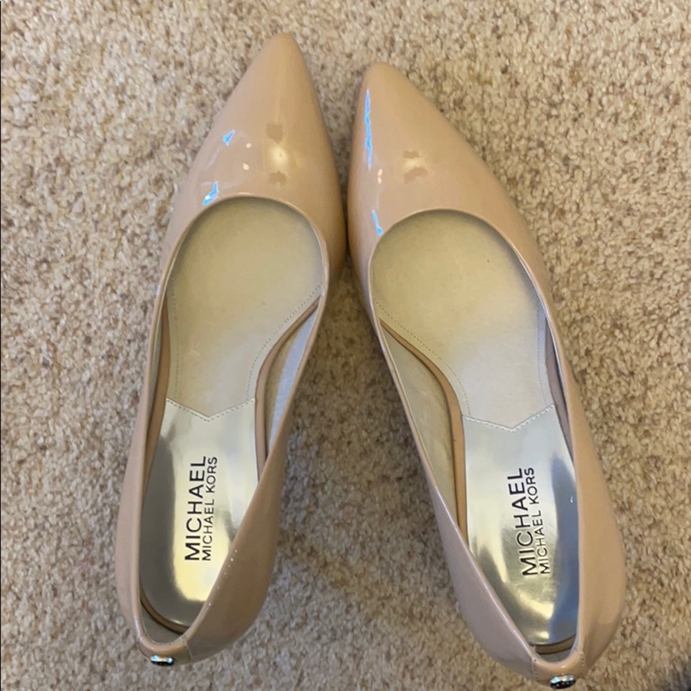 Michael Kors nude pumps
